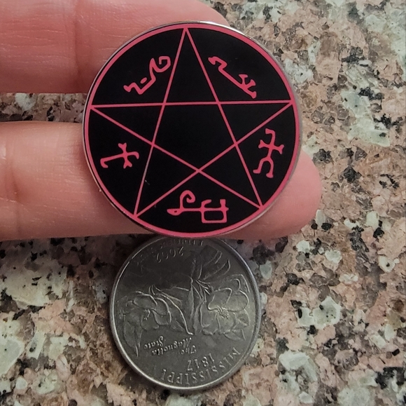 *2 for $13* Supernatural Devil's Trap Symbols Pentagram Round Enamel Pin - Picture 2 of 4